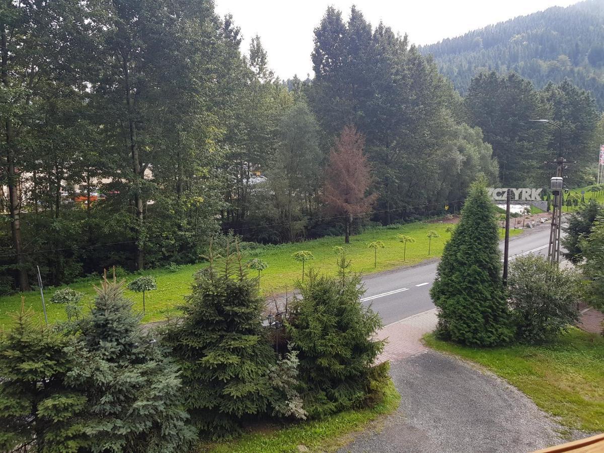 Willa Beskid Szczyrk Exteriör bild